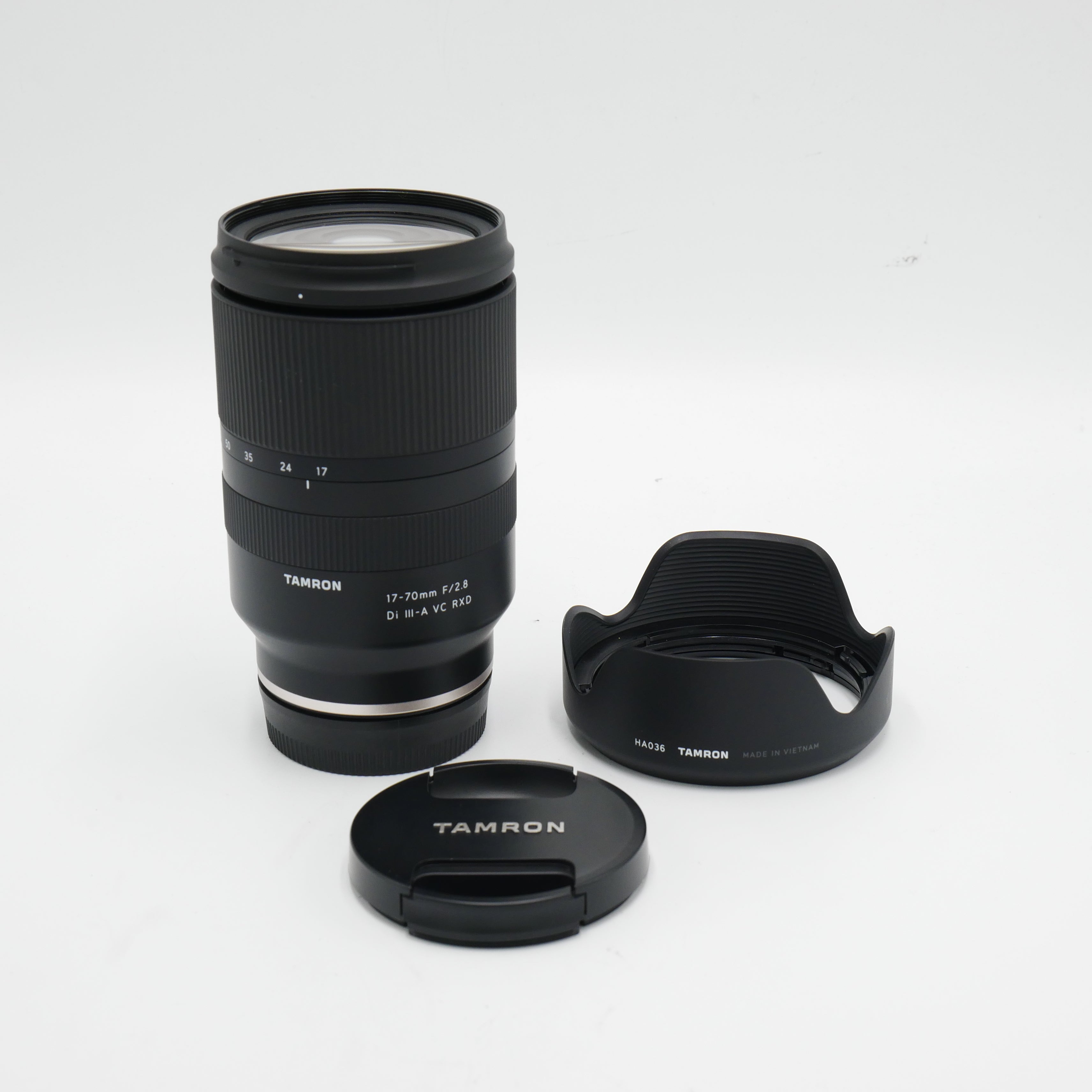 美品　TAMRON 17-70mm F/2.8 Di III-A VC RXD Tamron 17-70mm f/2.8 Di III-A VC RXD Lens - Sony E Mount