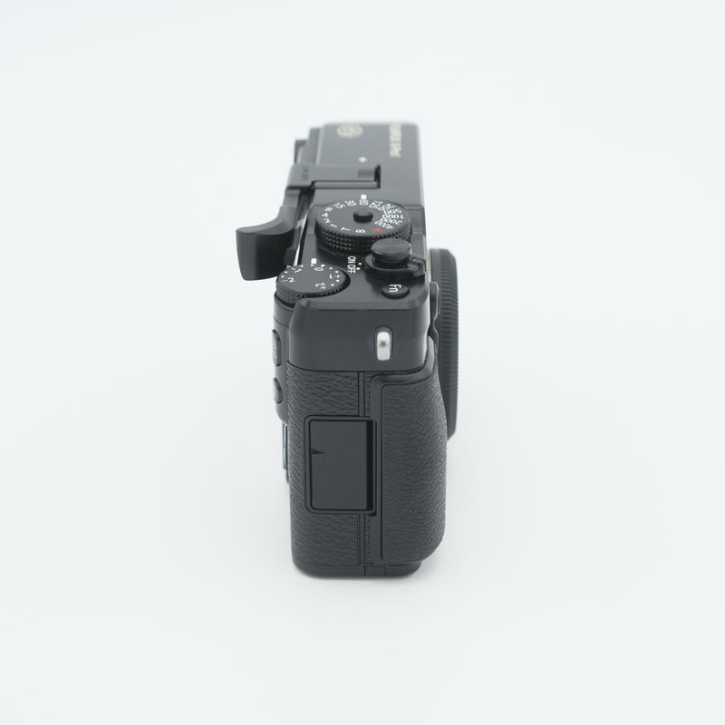 FUJIFILM X-Pro1 Mirrorless Digital Camera (Body Only) *USED*