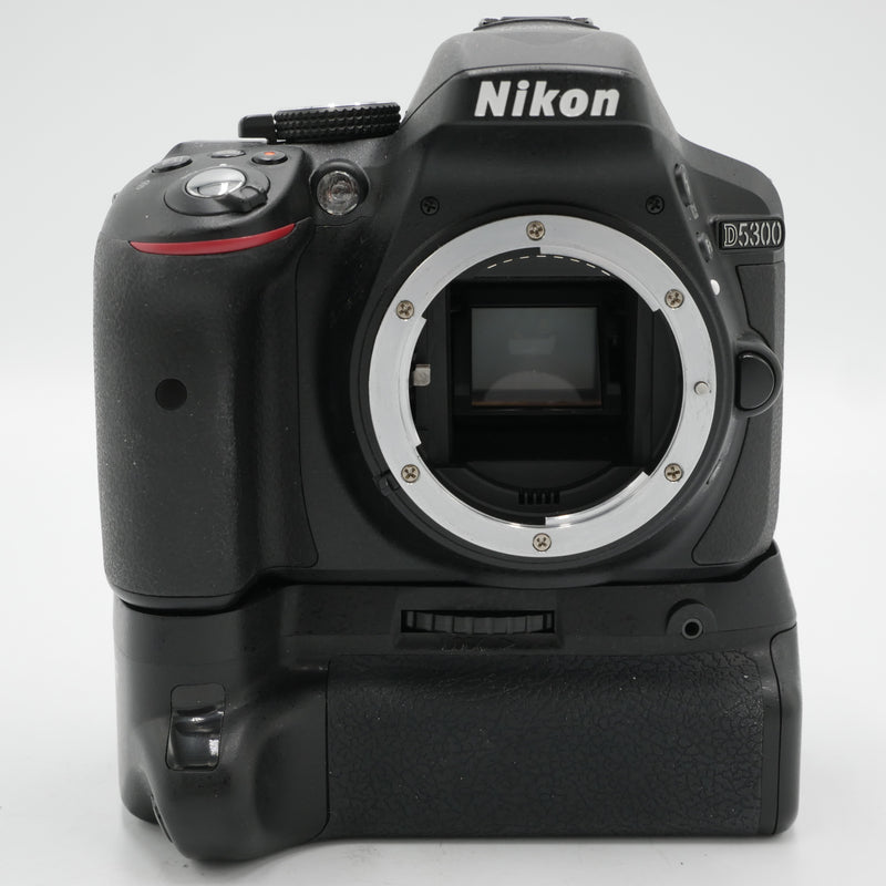 Nikon D5300 Camera w/grip *USED*