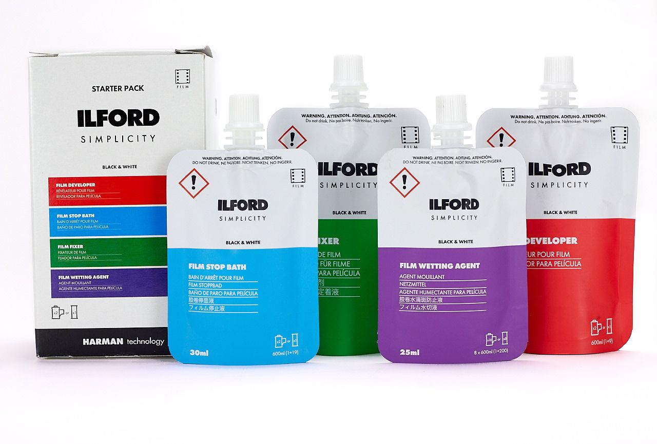 Kit Développement Film Noir Et Blanc Ilford Simplicity - 4 Produits Chimiques (Développeur, Stop, Fixateur, Agent Mouillant)