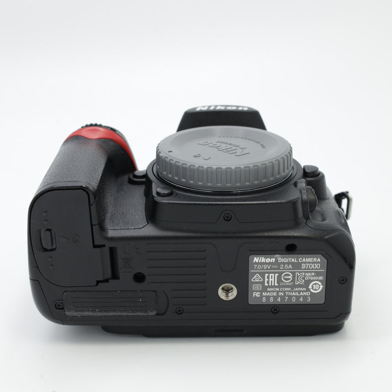 Nikon D7000 Digital SLR Camera Body *USED*