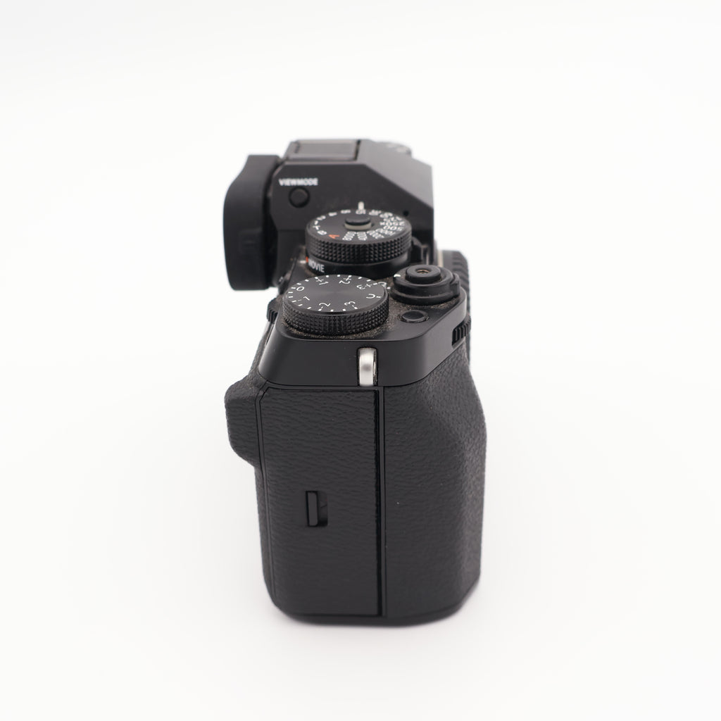 FUJIFILM X-T5 Mirrorless Camera (Black) *USED