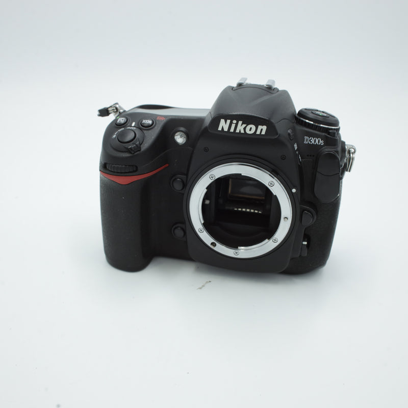 Nikon D300S DSLR Camera (Body Only) *USED*