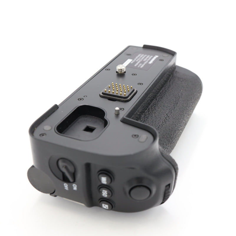 パナソニック LUMIX DMW-BGS1 美品 Panasonic DMW-BGS1 Battery Grip for Lumix S1/S1R Camera *USED*