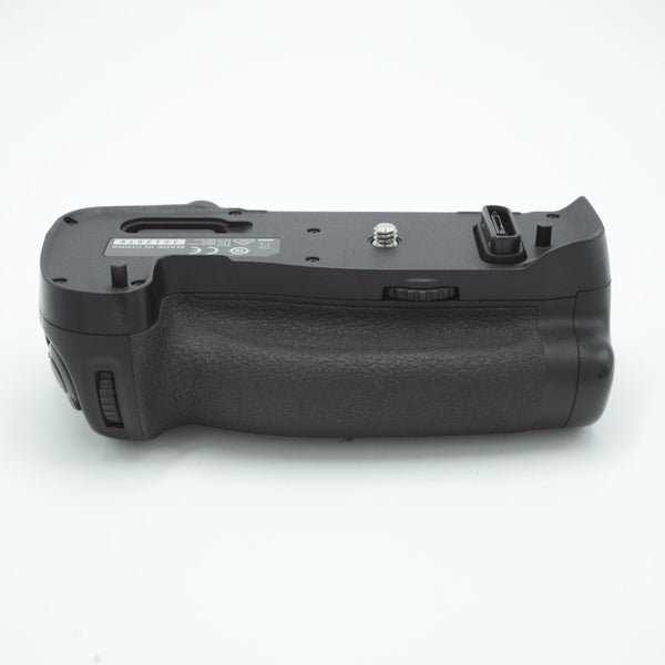 Nikon MB-D17 Multi Power Battery Pack *USED*