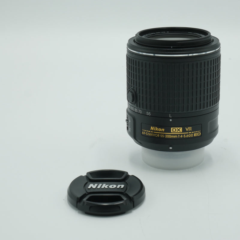 Nikon AF-S DX NIKKOR 55-200mm f/4-5.6G ED VR II Lens *