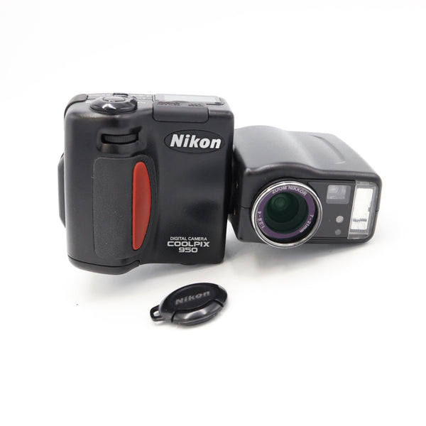 Nikon COOLPIX 950 2.11MP Digital Camera *USED*