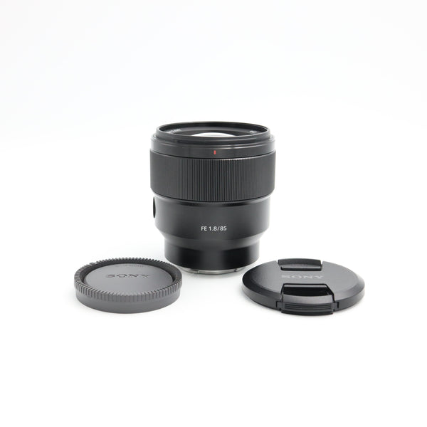 Sony FE 85mm F1.8 レンズ + おまけ Sony FE 85mm f/1.8 Lens *USED*
