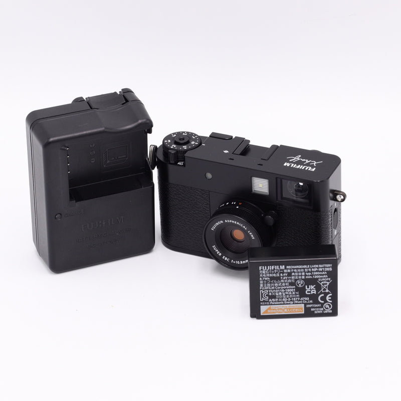 FUJIFILM X-half ブラック【中古】 FUJIFILM X half Digital Camera (Black) *USED*