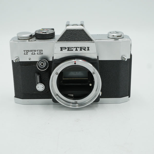 Petri FTE 35mm Film Camera *USED*