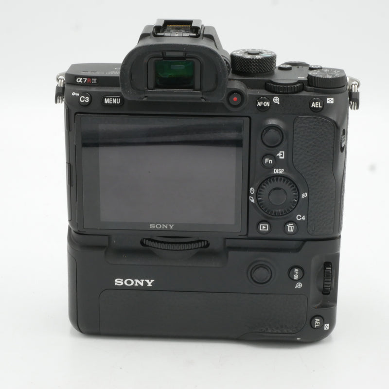 Sony a7R III Mirrorless Camera with VG-C3EM Vertical Grip *USED*