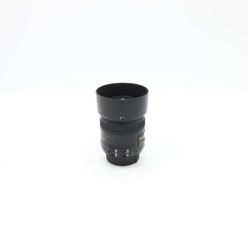 Nikon AF-S DX Micro NIKKOR 40mm f/2.8G Lens *USED*