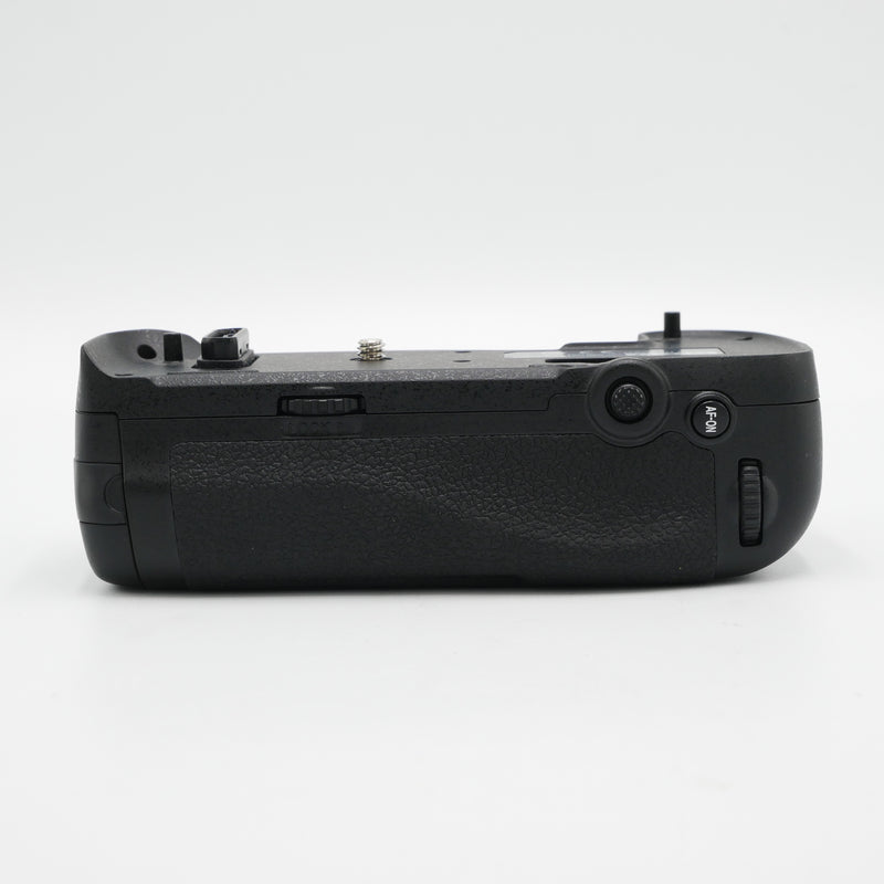 Nikon D500 ＋Nikon MB-D17 Nikon MB-D17 Multi Battery Power Pack | DSLR Camera