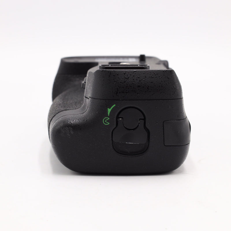 Nikon MB-D18 Multi-Power Battery Pack For The Nikon D850 DSLR camera *