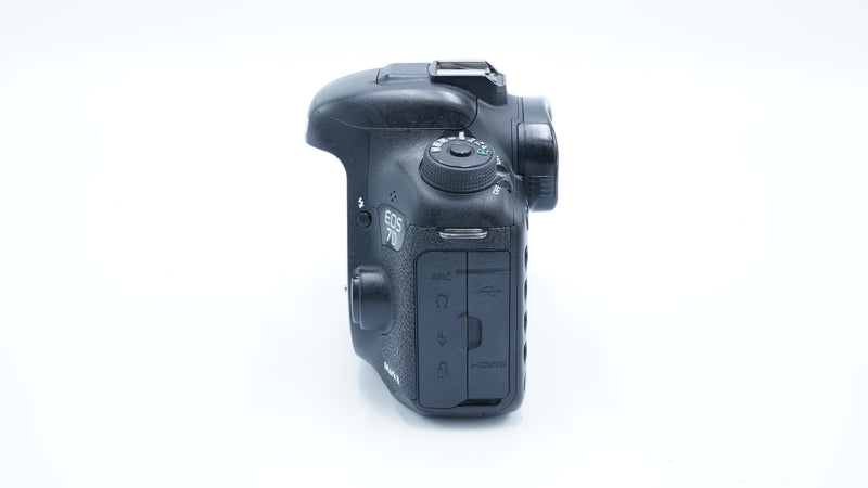 Canon EOS 7D Mark II DSLR Camera Body *USED*