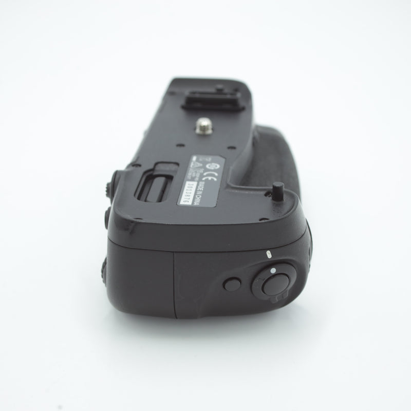 Nikon MB-D17 Multi Power Battery Pack *USED*