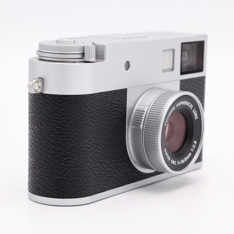 FUJIFILM X half Digital Camera (Silver) *USED*