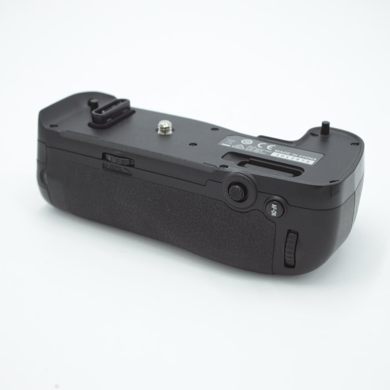 Nikon MB-D17 Multi Power Battery Pack *USED*