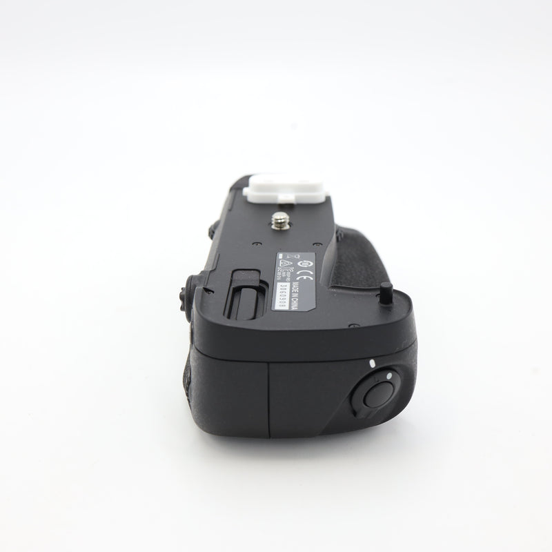 ニコン D750ボディ MB-D16 Amazon.com : Nikon MB-D16 Multi Battery Power Pack/Grip for D750