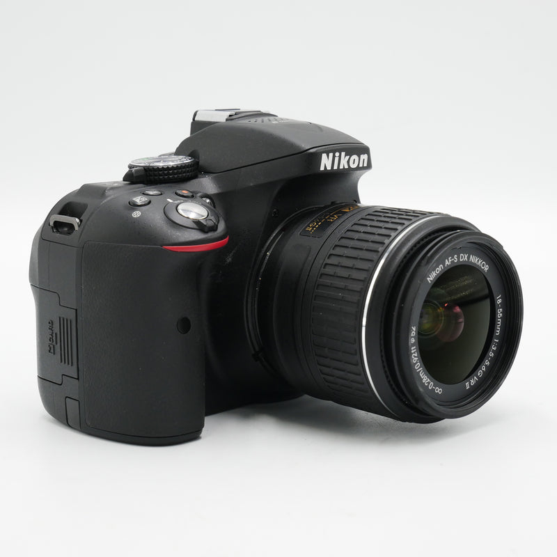 ■美品■ Nikon D5300 + 18-55mm F3.5-5.6G VRⅡ Nikon D5300 DSLR Camera w/AF-S 18-55mm f3.5-5.6 G II VR zoom