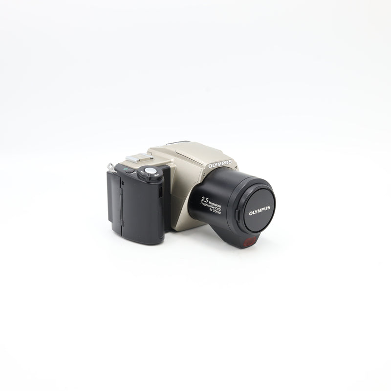 Olympus Camedia C-2500L Digital Camera with 9.2-28mm f/2.8-3.9 zoom le