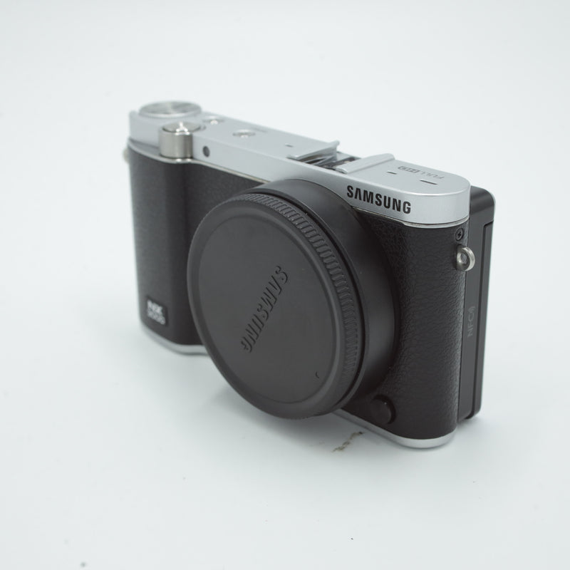 Samsung NX3000 Mirrorless Digital Camera *USED*