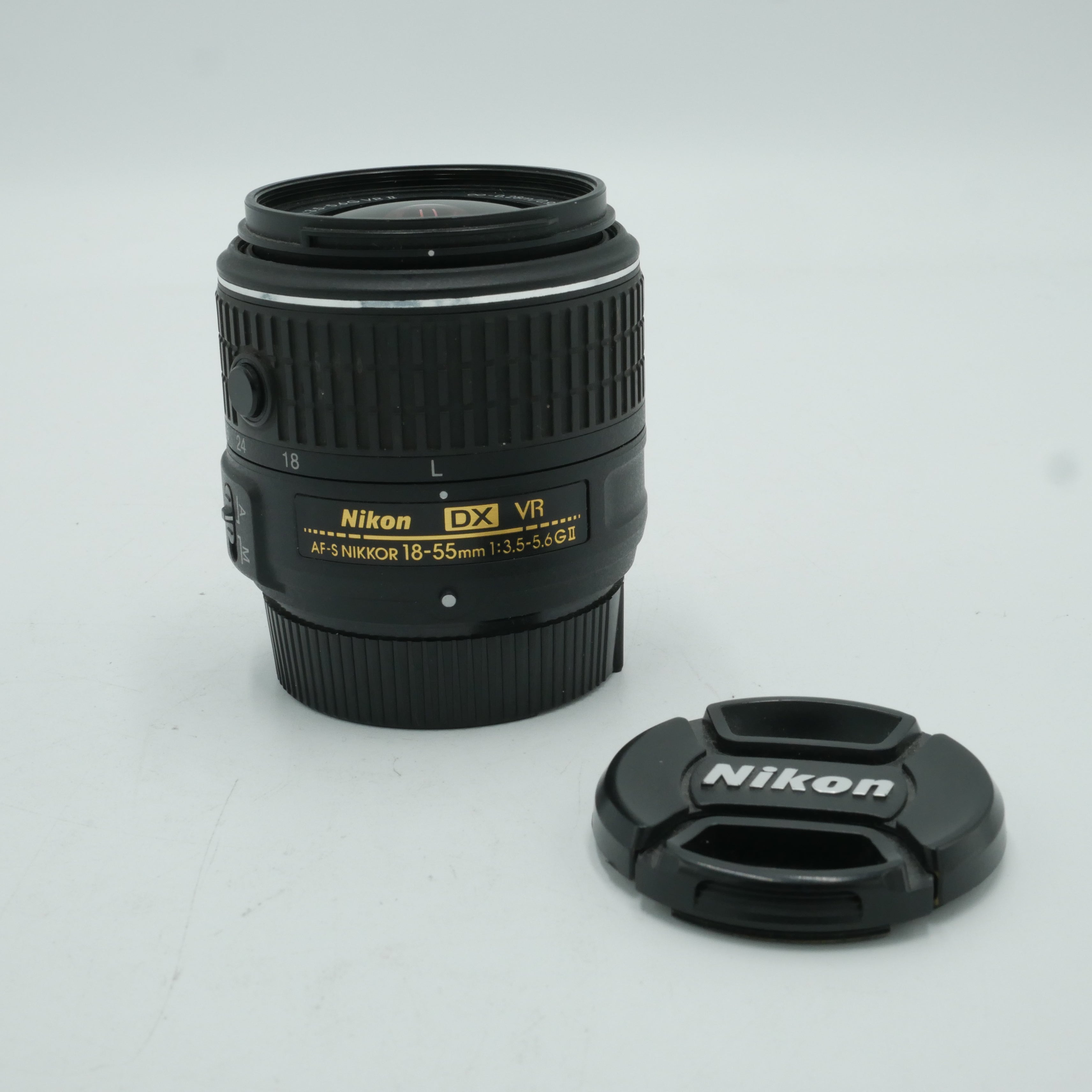 Nikon AF-S DX NIKKOR 18-55mm f/3.5-5.6G VR II Lens- *USED*