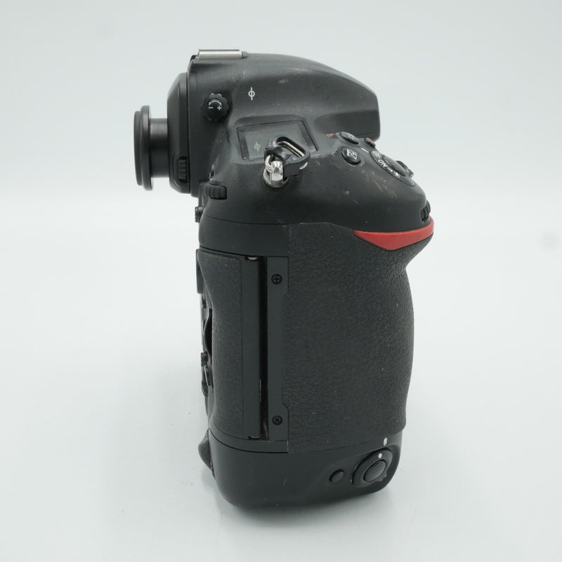 Nikon D5 DSLR Camera (Body Only, Dual CF Slots)
