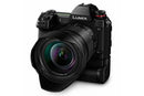 Panasonic Lumix DC-S1 Mirrorless Digital Camera with 24-105mm Lens